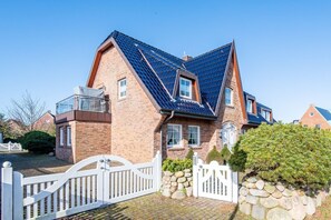 Exterior - Family. Close to the beach. Central. - House Lucia (Sylt)