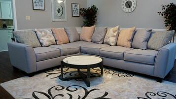 Smart-TV, Kamin, Stereoanlage