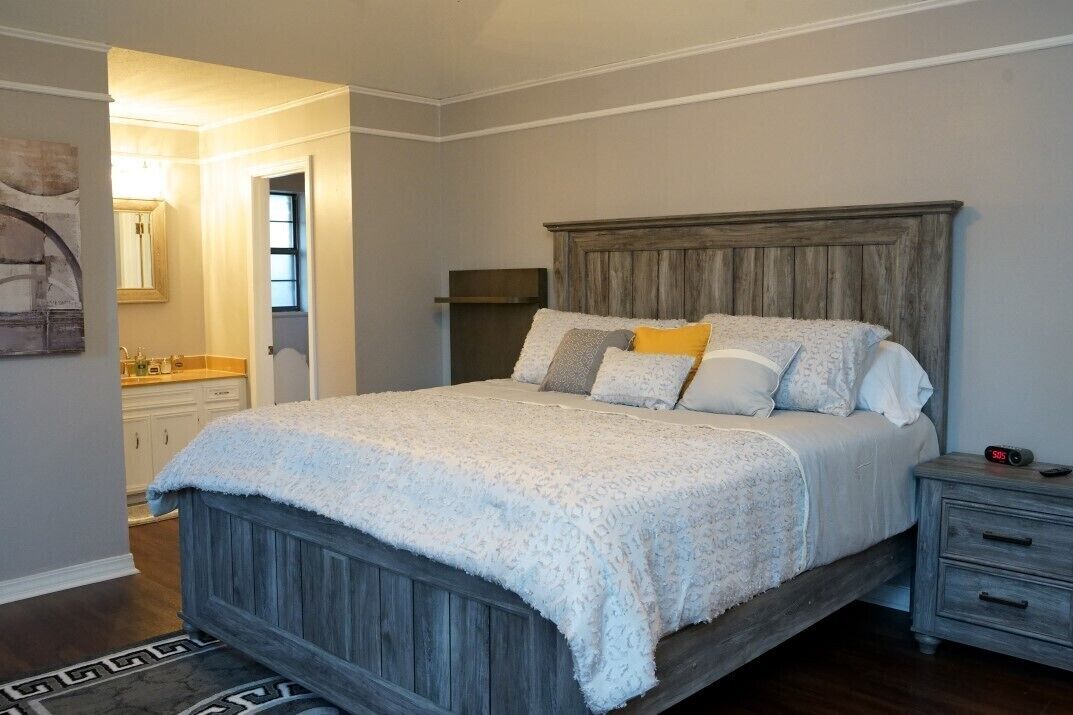 3 bedrooms, desk, iron/ironing board, free WiFi