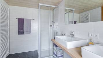Apartment | Bathroom