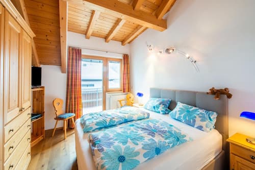 Apartment | 2 bedrooms, individually furnished, bed sheets