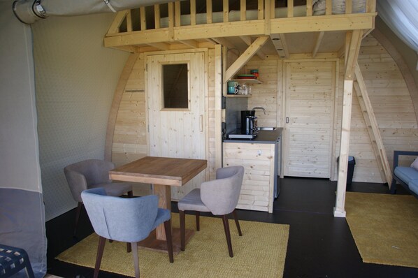 Tent | Living room - Luxury Tentlodge With Infrared Sauna (Dalerveen)