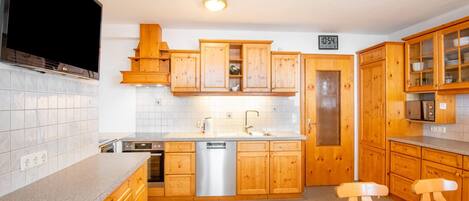 Apartment | Private kitchen | High chair