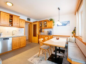 Apartment | Eigene Küche | Hochstuhl