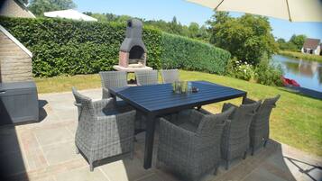 Khu ẩm thực ngoài trời