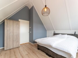 House | 3 bedrooms, bed sheets