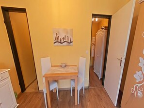 Apartment | Dining