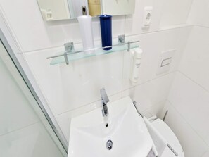 Apartment | Bathroom