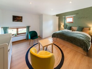 House | 4 bedrooms, individually furnished, bed sheets - Holiday Home in Vielsalm With Bubble Bath (Vielsalm)