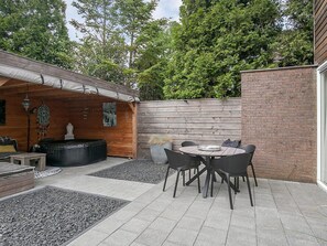 Dining - Holiday Home in Grou With Bubble Bath (Grou)