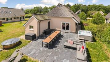 House | Terrace/patio