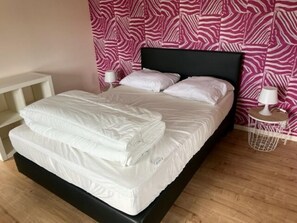 Huis | 3 slaapkamers, individueel gemeubileerd, een strijkplank/strijkijzer