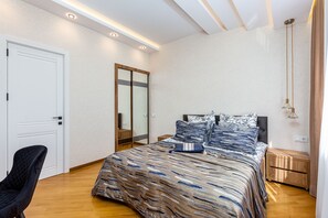 2 dormitorios, sistema de insonorización, tabla de planchar con plancha