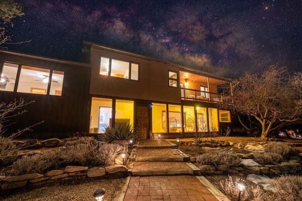 Exterior - NEW! Mountain views, arcade, hot tub, 3000sqft (Santa Fe)