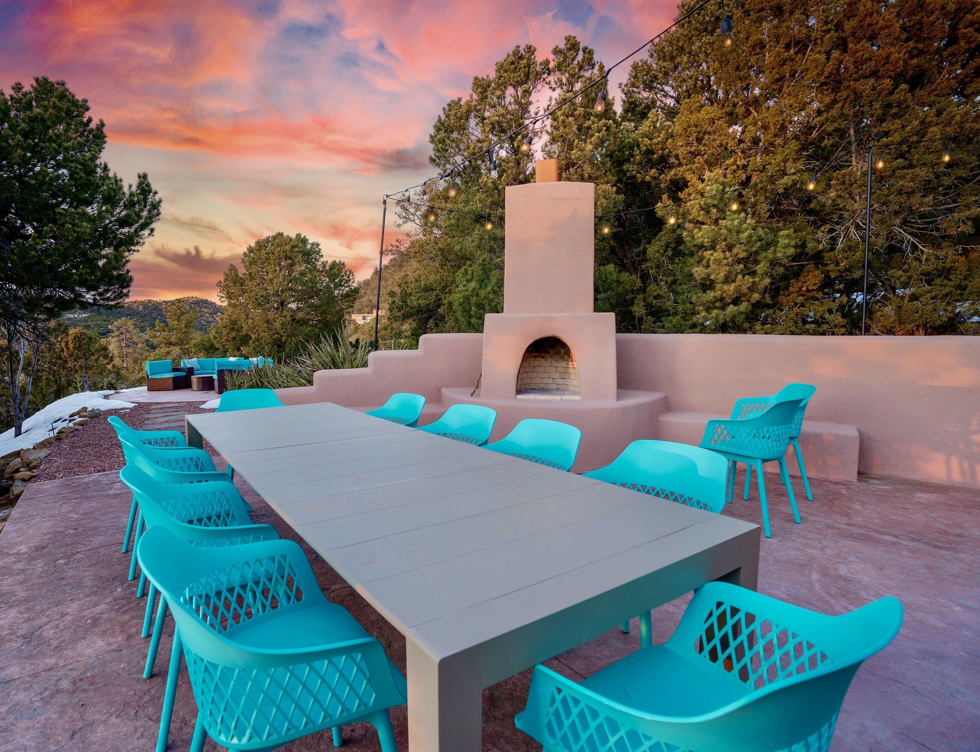 NEW! Mountain views, arcade, hot tub, 3000sqft