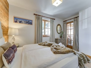 Apartment | 3 bedrooms, individually furnished, bed sheets - Chalet in Mittersill by Ski Lift & Sauna (Mittersill)