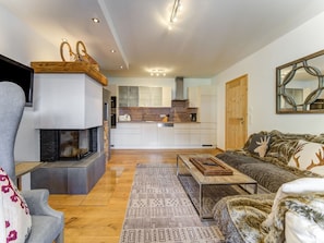 Apartment | Private kitchen - Chalet in Mittersill by Ski Lift & Sauna (Mittersill)