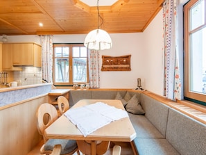 House | Dining