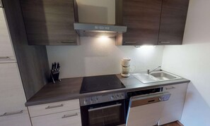 Apartment | Private kitchen - Holiday Home Bodensdorf Near Ski & Lake (Steindorf am Ossiacher See)