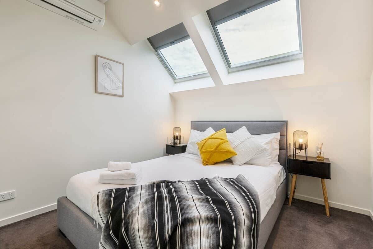 2 bedrooms, iron/ironing board, travel cot, free WiFi