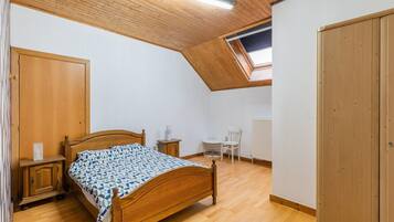 House | 2 bedrooms, individually furnished, bed sheets