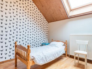 House | 2 bedrooms, individually furnished, bed sheets