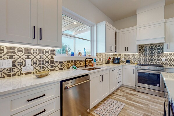 Fridge, microwave, oven, stovetop