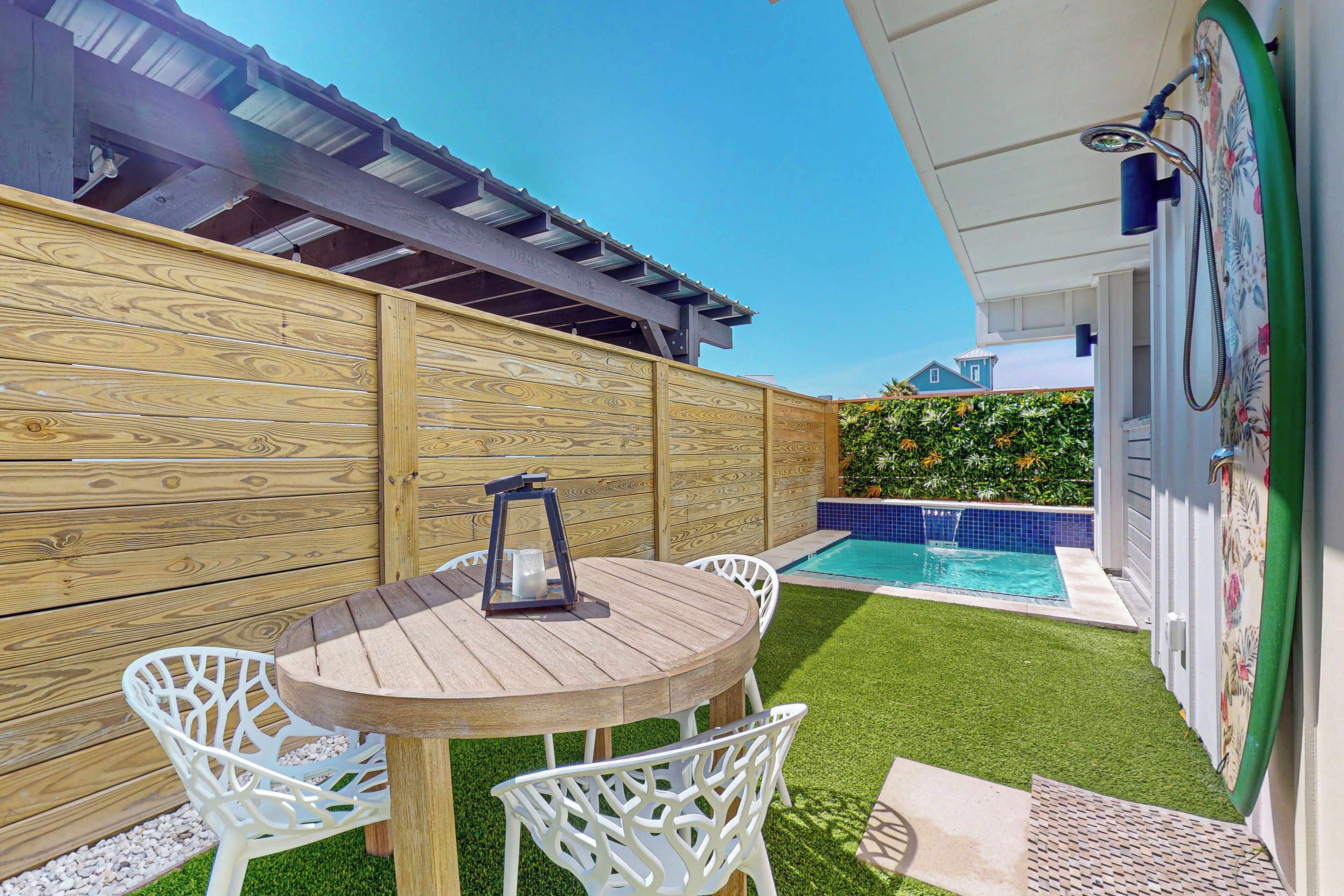 DDK  Newly Built, Gorgeous Beach Home , Heated Private Pool, Golf Cart Entire Stay