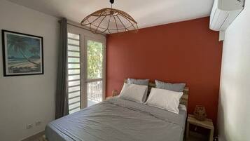 2 chambres, fer et planche à repasser, lit parapluie, Wi-Fi gratuit