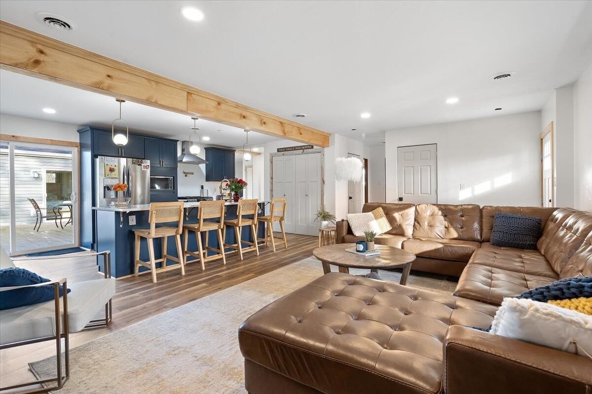 4 bedroom 3 bathroom house with spacious deck and 1 acre