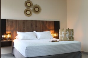 Deluxe-Doppelzimmer | Italienische Bettbezüge von Frette, hochwertige Bettwaren