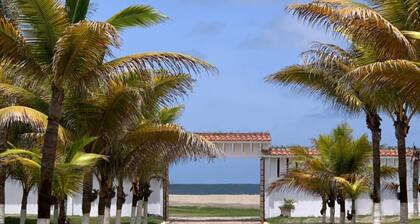 La Mar Hotel Playas