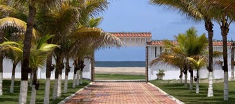 La Mar Hotel Playas