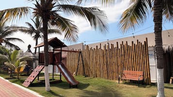 Children’s play area – outdoor