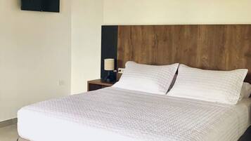 Deluxe-Doppelzimmer | Italienische Bettbezüge von Frette, hochwertige Bettwaren