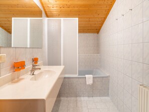 Unclassified image, 5 of 41, button - Apartment in Mittersill Near Ski Slopes (Mittersill)