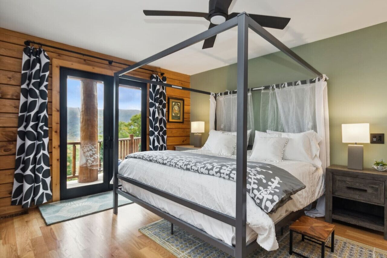 6 chambres, bureau, fer et planche à repasser, lit parapluie