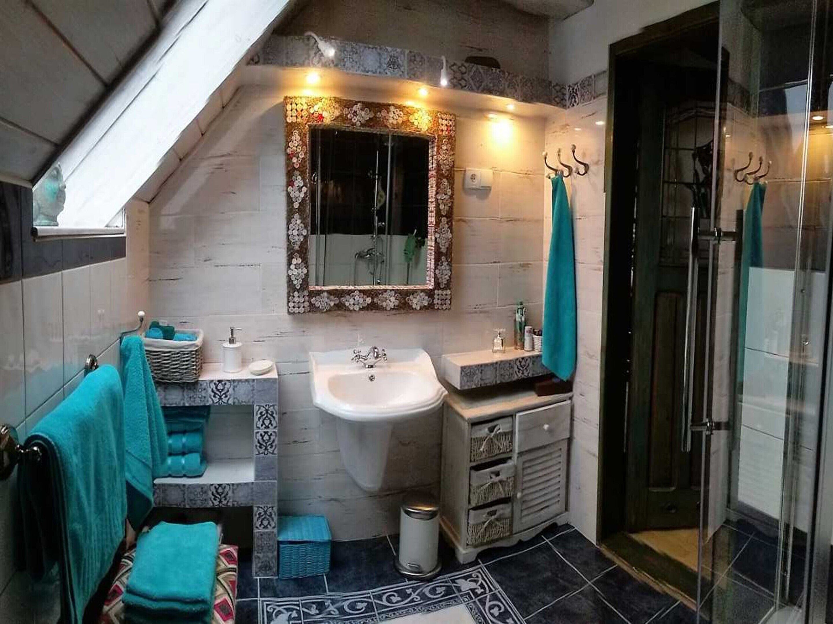 House | Bathroom