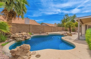 Outdoor pool - The comfortable 3BR home is furnished with outdoor pool minutes away golf course (Gilbert)