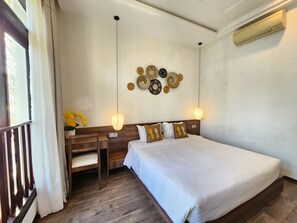 Deluxe Room | Desk, free WiFi, bed sheets