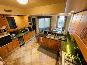 Private kitchen - Beautiful & Upscale Condo ! 2 min from the strip (Las Vegas)