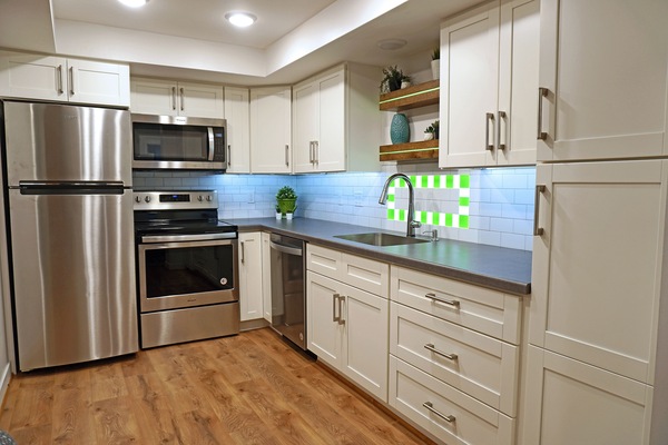 Frigorífic, microones, forn i placa de cuina