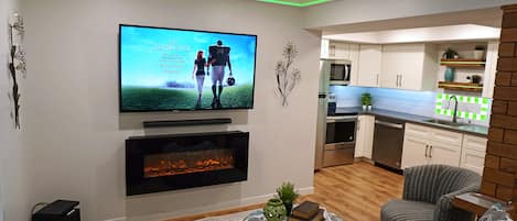 Smart TV, lettore DVD, impianto stereo