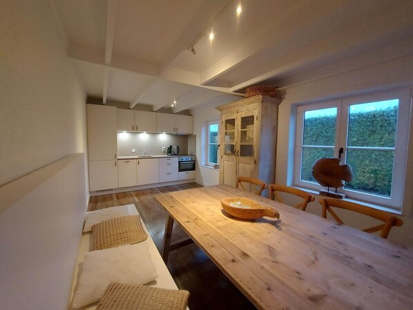 House | Private kitchen | Microwave, stovetop, dishwasher