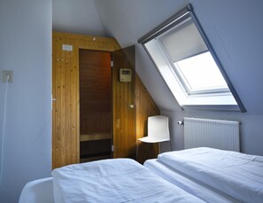 House | 3 bedrooms, individually furnished