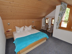 Apartment | 2 bedrooms, individually furnished, bed sheets