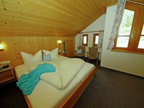 Apartment | 2 bedrooms, individually furnished, bed sheets - Apartment With Panoramic Views in Fiss (Fiss)