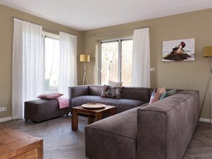 House | Living room - Holiday Home With Sauna, Outdoor spa (Earnewald)