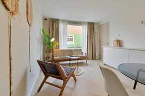 Apartment | Living room - Shared Garden Apartment Retreat (Vrouwenpolder)