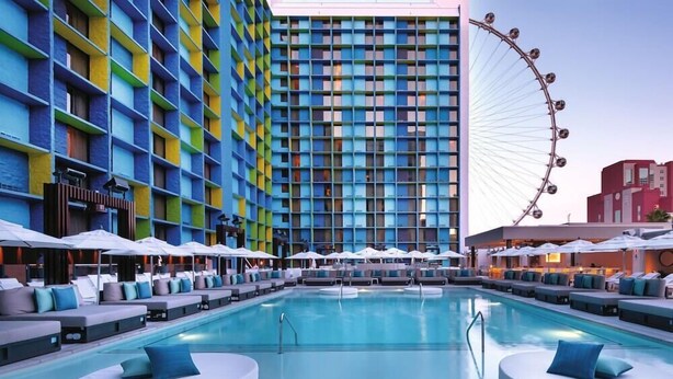 Pool - Two Queen Room at a 4⭐️ Hotel (Las Vegas)